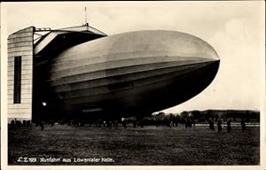 Ansichtskarte / Postkarte Zeppelin Luftschiff D-LZ 128 Hindenburg, Ausfahrt aus Löwentaler Luftsc...