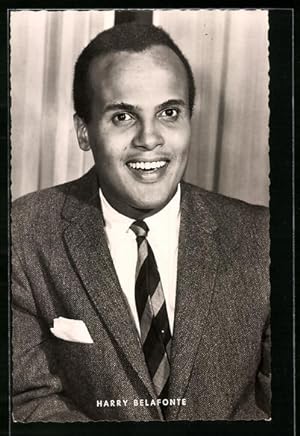 Image du vendeur pour Ansichtskarte Musiker Harry Belafonte mit gestreifter Krawatte mis en vente par Bartko-Reher
