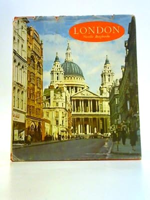 Immagine del venditore per London in Colour (Colour Books) venduto da World of Rare Books