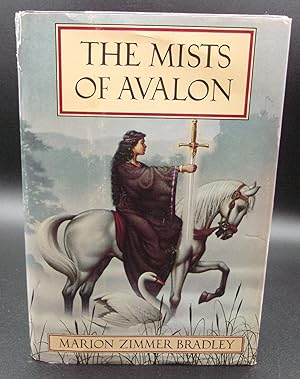 Imagen del vendedor de THE MISTS OF AVALON a la venta por BOOKFELLOWS Fine Books, ABAA