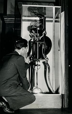 France Arts et Metiers museum Abbé Nollet's Pneumatic machine old Photo 1952