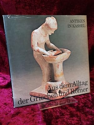 Image du vendeur pour Antiken in Kassel. Aus dem Alltag der Griechen und Rmer. Fotos: Winfried Schurm. (= Jahresgabe der Hessischen Brandversicherungsanstalt Nr. 1976). mis en vente par Altstadt-Antiquariat Nowicki-Hecht UG