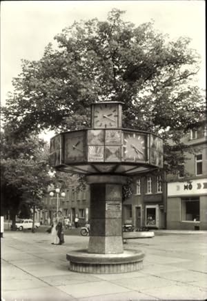 Immagine del venditore per Ansichtskarte / Postkarte Bernburg an der Saale, Weltzeituhr am Marx Engels Platz venduto da akpool GmbH