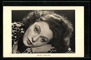 Bild des Verkufers fr Ansichtskarte Schauspielerin Zarah Leander mit sehnsuchtsvollem Blick zum Verkauf von Bartko-Reher