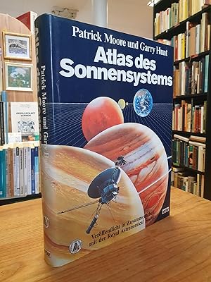 Seller image for Atlas des Sonnensystems, in Zusammenarbeit mit der Royal Astronomical Society, Vorwort von Graham Smith, for sale by Antiquariat Orban & Streu GbR