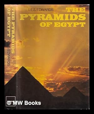 Seller image for The pyramids of Egypt for sale by MW Books