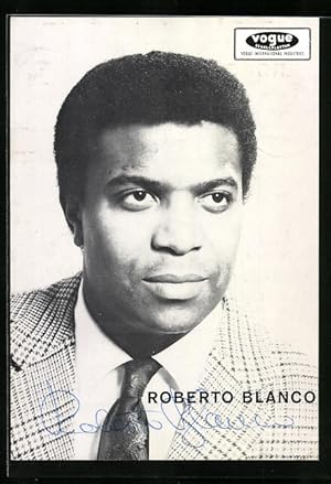 Bild des Verkufers fr Ansichtskarte Musiker Roberto Blanco blickt lchelnd in die Ferne, Autograph zum Verkauf von Bartko-Reher