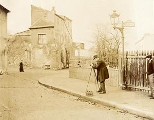 Image du vendeur pour [Le Vieux Montmartre. Photographies. 1886-1932]. mis en vente par Bonnefoi Livres Anciens