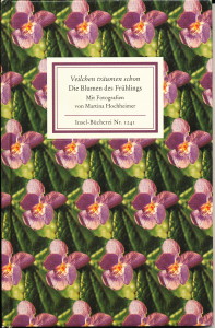 Bild des Verkufers fr Die Blumen des Frhlings. Veilchen trumen schon. Texte und Bilder. Fotografien und Textausw. von Martina Hochheimer. zum Verkauf von Ballon & Wurm GbR - Antiquariat