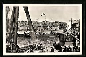 Ansichtskarte Urk, Gezier op Haven met Hotel `t Wepen