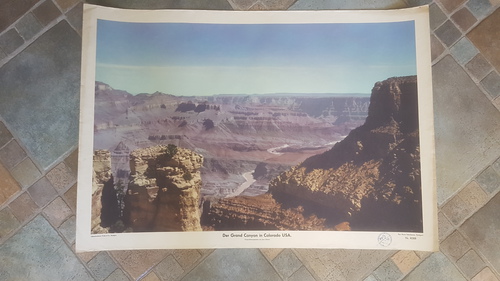 Der Grand Canyon in Colorado USA. Originalfarbaufnahme von Jean Charon. Schulwandbild