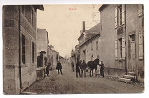 Bild des Verkufers fr Feldpostkarte: Beine (Normandie) - Straenansicht zum Verkauf von Celler Versandantiquariat