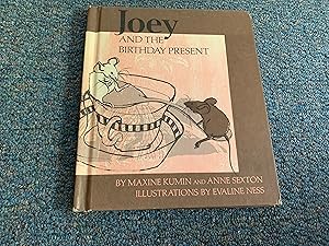 Imagen del vendedor de JOEY AND THE BIRTHDAY PRESENT a la venta por Betty Mittendorf /Tiffany Power BKSLINEN