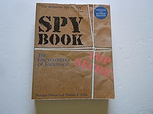 Immagine del venditore per Spy Book/The Encyclopedia of Espionage venduto da Empire Books