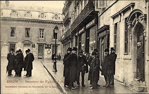 Bild des Verkufers fr Ansichtskarte / Postkarte Dijon Cte d'Or, Inventaire des Eglises 1906, Journalistes attendant les evenements zum Verkauf von akpool GmbH
