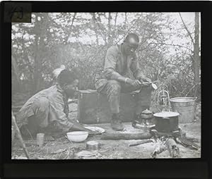 Bild des Verkufers fr Glas Positiv Deutsch-Ost-Afrika um 1913, Koch und sein Gehilfe zum Verkauf von akpool GmbH