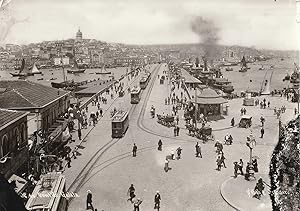 Bild des Verkufers fr Pont de Galata. Original-Photographie von Sbah & Joaillier. Im Foto (unterer Rand) bezeichnet. Spterer Abzug vom Original-Negativ Nr. 9440 aus dem Bestand des Deutschen Archologischen Instituts Istanbul (verso gestempelt). zum Verkauf von Antiquariat Dennis R. Plummer