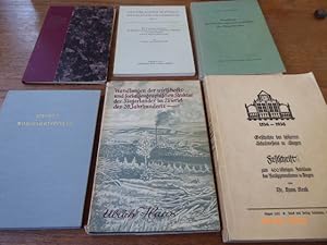 Bild des Verkufers fr Schnes Konvolut Ortsgeschichte. 6 Bnde. Hans Kruse: Geschichte des hheren Schulwesens in Siegen. 1936. Ulrich Haas: Wandlungen der wirtschafts- und sozialgeographischen Struktur des Siegerlandes im 2. Viertel des 20. Jahrhunderts. 1958. Wilhelm Langenbach: Siegens Wohlfahrtspflege. 1958. Josef Lorsbach: Hauberge und Hauberggenossenschaften des Siegerlandes. 1956. Gisela Schleifenbaum: Die Zusammenschlsse im Bergbau.des Siegerlandes. 1965. Geschichte der Gemeinde Eiserfeld und der Freiwilligen Feuerwehr Eiserfeld. 1927. zum Verkauf von Krull GmbH