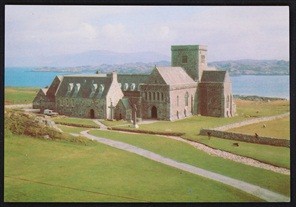 Imagen del vendedor de Iona Abbey Isle Of Iona Postcard a la venta por Postcard Anoraks