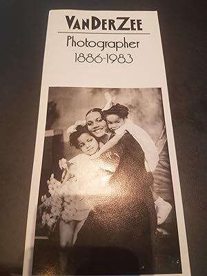 Image du vendeur pour Van der Zee Photographer 1886-1983 exhibition brochure mis en vente par Fantastic Book Discoveries