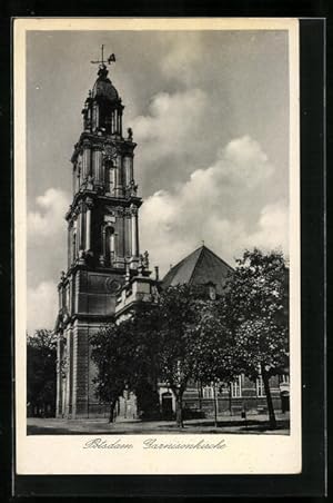 Bild des Verkufers fr Ansichtskarte Potsdam, Partie an der Garnisonkirche zum Verkauf von Bartko-Reher