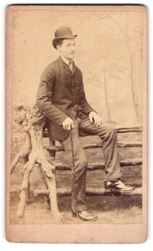 Photo P. A. Stickells, Son, Cranbrook, High Street, Portrait englicher Herr im Anzug mit Melone u...