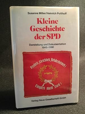 Imagen del vendedor de Kleine Geschichte der SPD. Darstellung und Dokumentation. 1848-1983. a la venta por ANTIQUARIAT Franke BRUDDENBOOKS