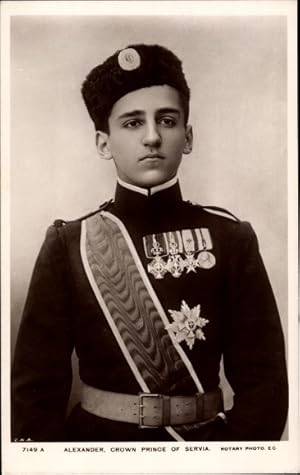 Ansichtskarte / Postkarte Kronprinz Alexander von Serbien, Portrait in Uniform, Orden