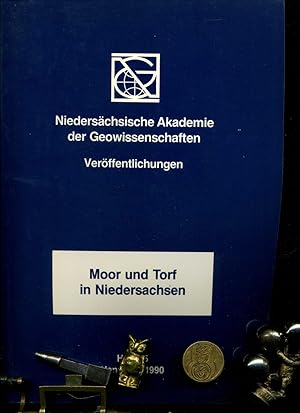 Seller image for Moor und Torf in Niedersachsen. Mit Beitrgen von : Hans Karl Deilmann; Georg Eichhorn; Hartmut Falkenberg. 1990. 84 Seiten, 21x29cm, 400 g for sale by Umbras Kuriosittenkabinett