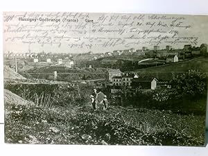 Imagen del vendedor de Hussigny - Godbrange. ( France ). Gare. Frankreich. Alte Ansichtskarte s/w., gel. als Feldpost 1917. Blick ber den Bahnhof, Ort und das Umland. Stempel : Feld Rekruten Depot, 21. Reserve Division, Militaria, 1. WK. a la venta por ABC Versand e.K.