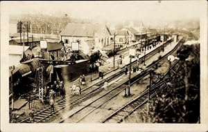 Ansichtskarte / Postkarte Frankreich, Verunglückter Zug in einem Bahnhof 1929