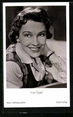 Bild des Verkufers fr Ansichtskarte Schauspielerin Inge Egger in dem Film Fanfaren der Ehe zum Verkauf von Bartko-Reher