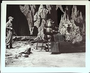 Image du vendeur pour Forbidden Planet 8 X 10 Still 1956 Walter Pidgeon, Anne Francis, Leslie Nielsen mis en vente par AcornBooksNH