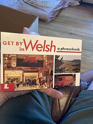 Imagen del vendedor de Get by in Welsh: A Phrasebook a la venta por A.C. Daniel's Collectable Books