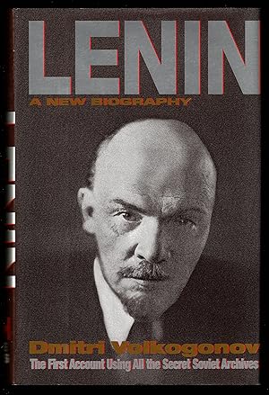 Immagine del venditore per Lenin: A New Biography venduto da Open Vault Books