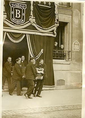 "Transfert du corps de Mr BRIAND au départ de l'avenue Kléber (1932)" Photo de presse originale G...