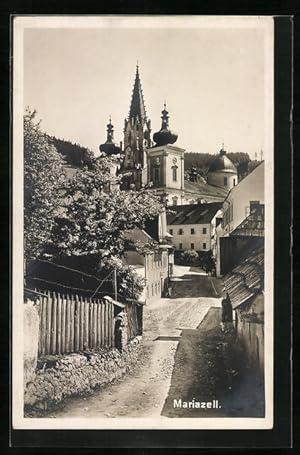Ansichtskarte Mariazell, Strassenpartie mit Kirche