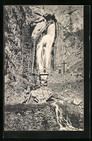 Ansichtskarte Mürzsteg, Wasserfall in Felsenwand mit Treppe und Besuchern