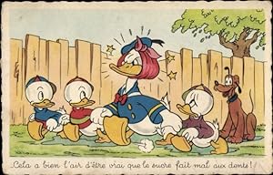 Künstler Ansichtskarte / Postkarte Walt Disney, Donald Duck mit Zahnschmerzen, Tick, Trick, Track