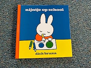 Nijntje op school (Dick Bruna kinderboeken, 62)