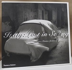 Bild des Verkufers fr Italy: Lost in seeing. Photographs by Mimmo Jodice. zum Verkauf von Dieter Eckert