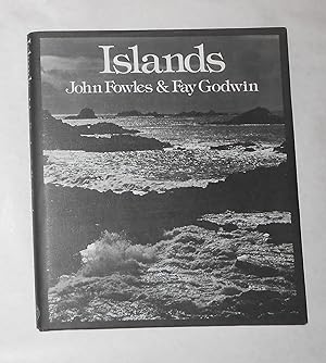 Immagine del venditore per Islands venduto da David Bunnett Books