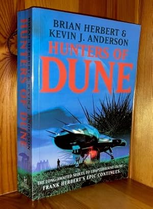 Bild des Verkufers fr Hunters Of Dune: 1st in the 'Dune Sequels' series of books zum Verkauf von bbs