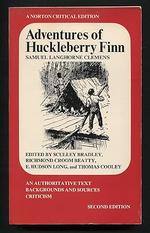 Bild des Verkufers fr Adventures of Huckleberry Finn: An Authoritative Text, Backgrounds and Sources, Criticism zum Verkauf von Between the Covers-Rare Books, Inc. ABAA