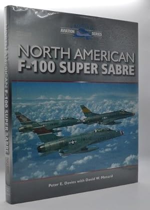 Imagen del vendedor de North American F-100 Super Sabre (Crowood Aviation Series) a la venta por Lavendier Books