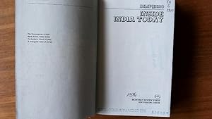 Bild des Verkufers fr Inside India today. zum Verkauf von Antiquariat Bookfarm