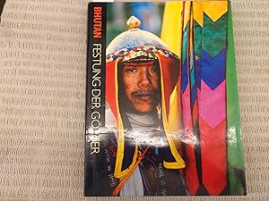 Image du vendeur pour Bhutan. Festung der Gtter. Erste Auflage mis en vente par Genossenschaft Poete-Nscht