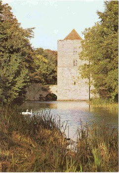 Image du vendeur pour Michelham Priory Sussex Postcard The Gatehouse mis en vente par Postcard Anoraks