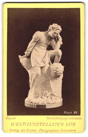 Bild des Verkufers fr Fotografie Wiener Photographen Association, Wien, Weltausstellung 1873, Statue Nachdenkliche Frau im Kleid zum Verkauf von Bartko-Reher