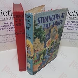 Bild des Verkufers fr Strangers at the Abbey zum Verkauf von BookAddiction (ibooknet member)